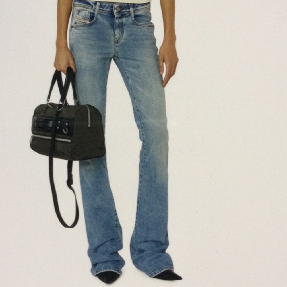 NWOT Diesel D- Ebbey Jeans
